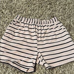 Chic High Waist Women's Shorts - Black and Cream Stripes
